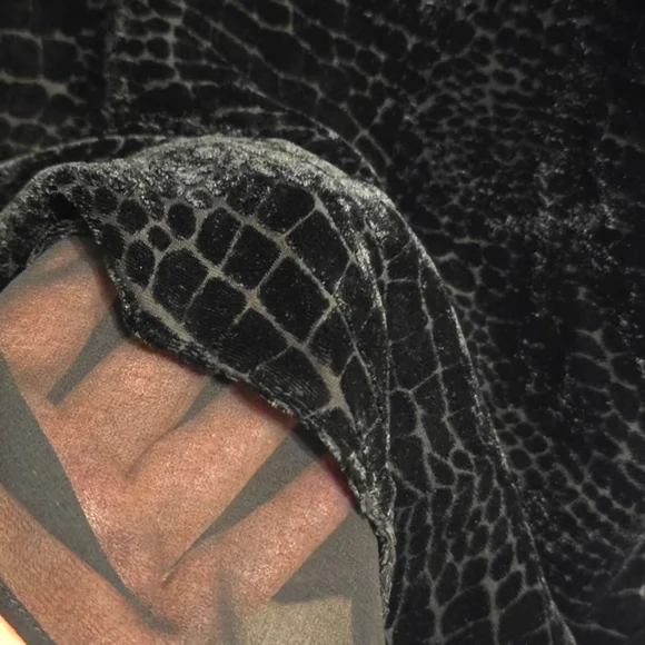 FRAME Cami Tank Top Women's Medium Black Straps Velvet Burnout Croc Witchy - Picture 6 of 11